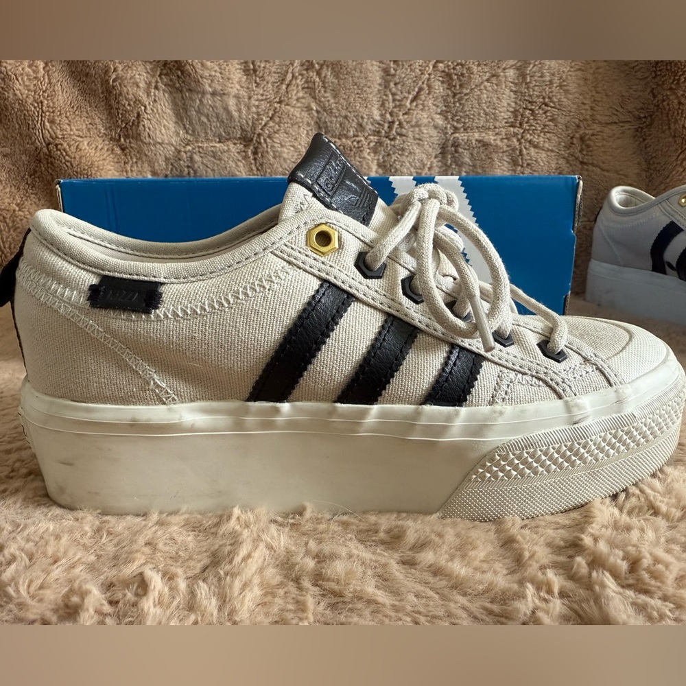 Adidas Women's Platform Nizza Off-White and Black Canvas Sneakers